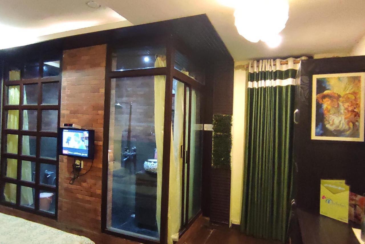 Hotel Madhuban Nainital Exteriör bild